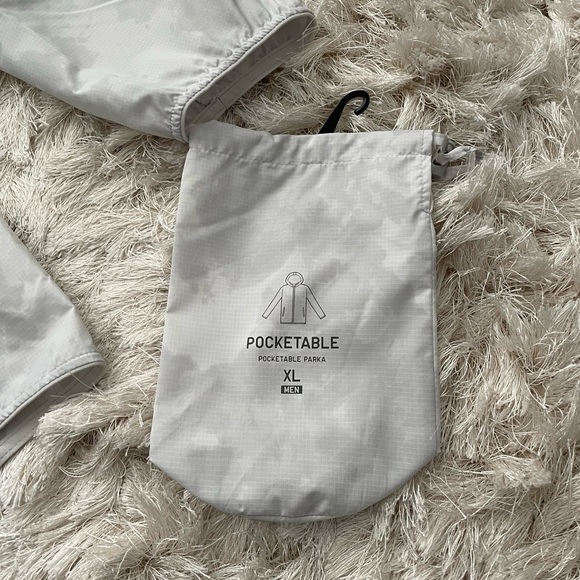 UNIQLO Men’s UV Protection Pocketable Parka US Size L Large New Without Tag - Picture 5 of 8